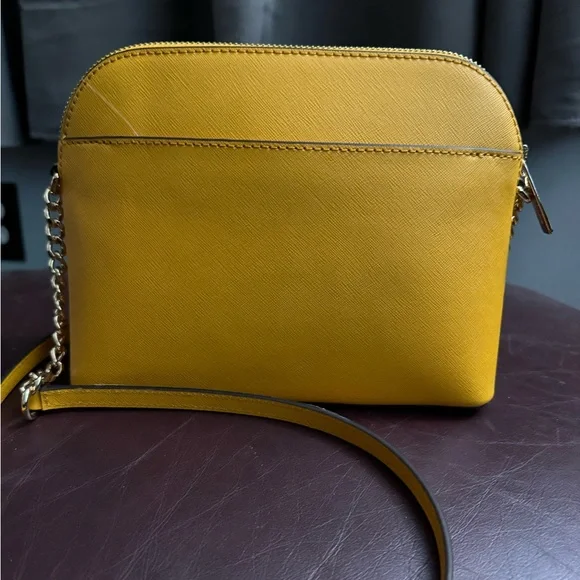 Michael kors crossbdy - Picture 2 of 5